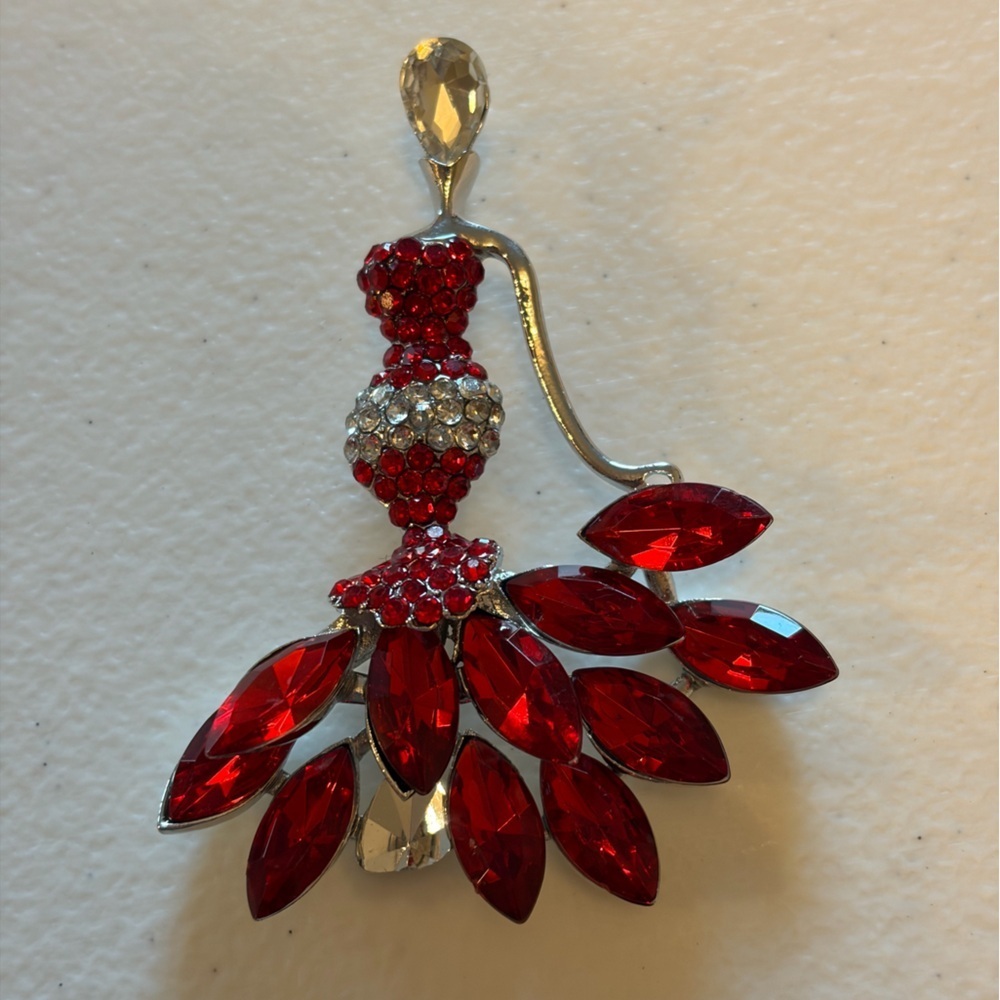 Red Lady Pendant & Brooch. (Piece Red Stone Missing) - Picture 1 of 4